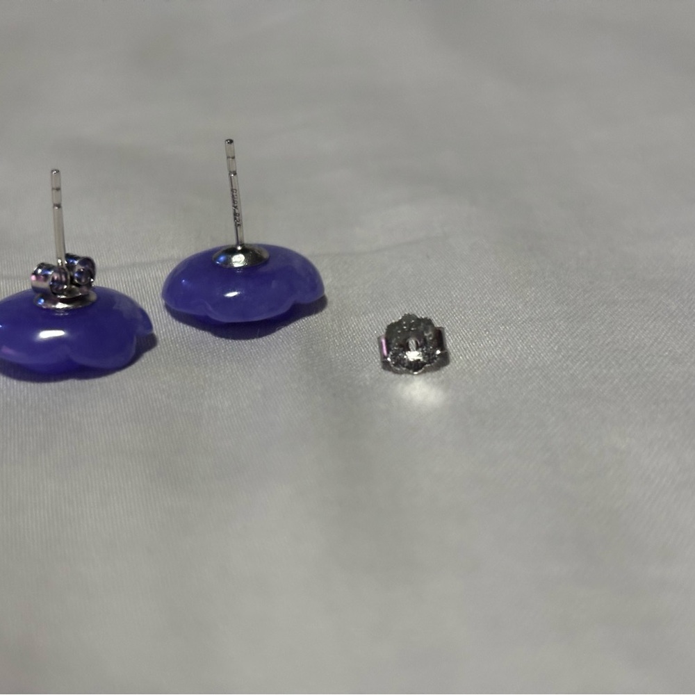 Rose Jade Stud Earrings. - Picture 6 of 7